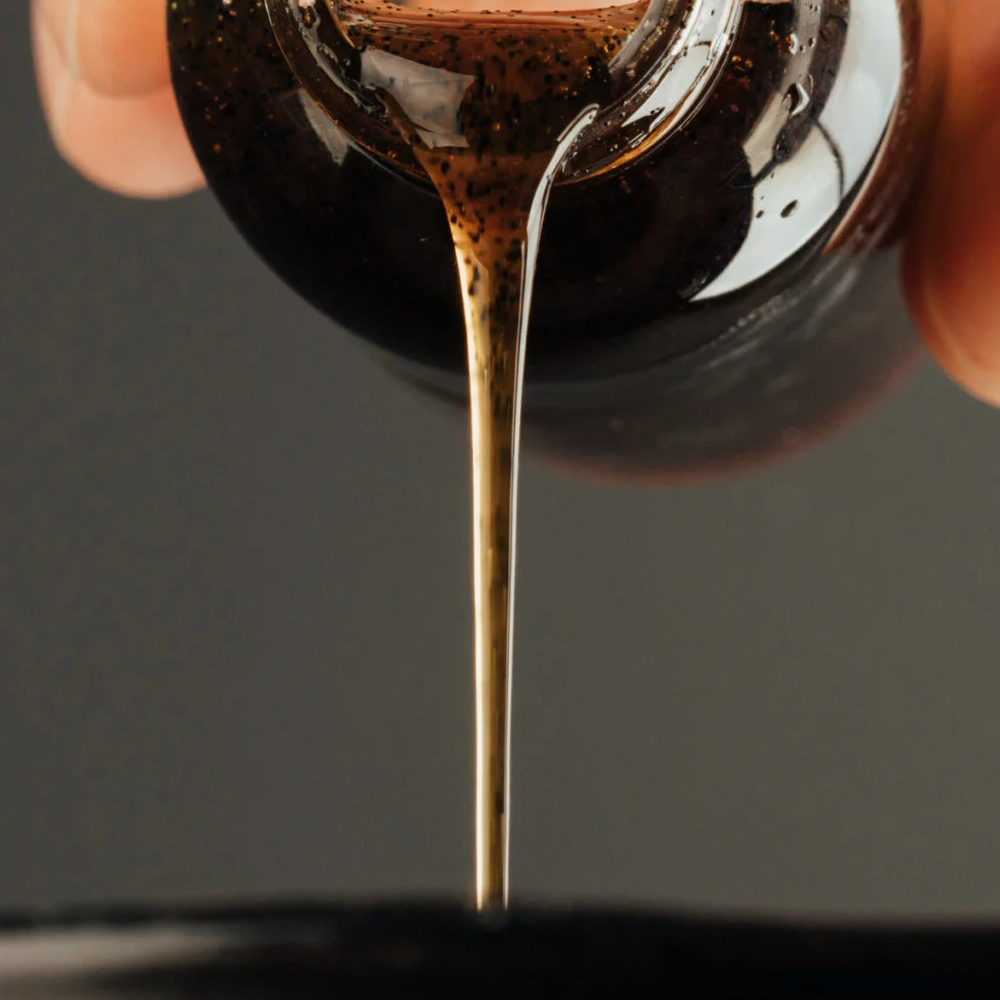 Authentic Product VanillaExtractWithSeeds. Vanilla Extract With Seeds (Concentration: 100g/L) - 1000ml VanillaExtractWithSeeds.