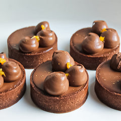 Frozen Chocolate Round tart shells coated with butter - Small Desserts