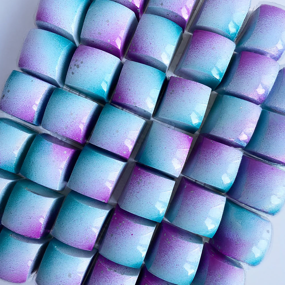 Bon bon with Coloured Cocoa Butter TURQUOISE BLUE (E-FREE) - 245gr